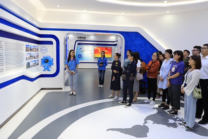 bte365集团团委到法士特集团旅行学习
