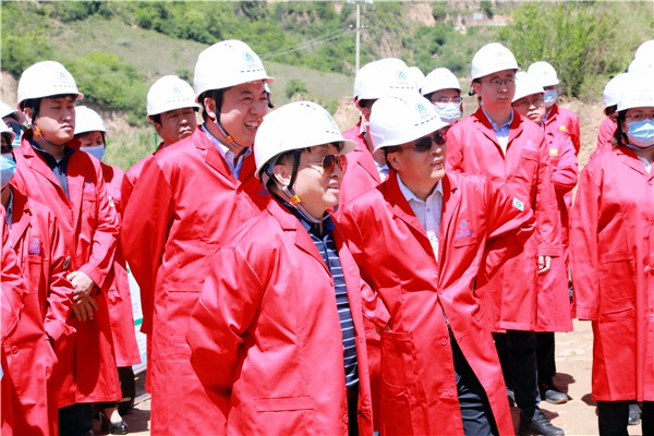 bte365集团复工复产促增添项目观摩聚会与会职员走进环保保隆生态三秦在延在铜项目