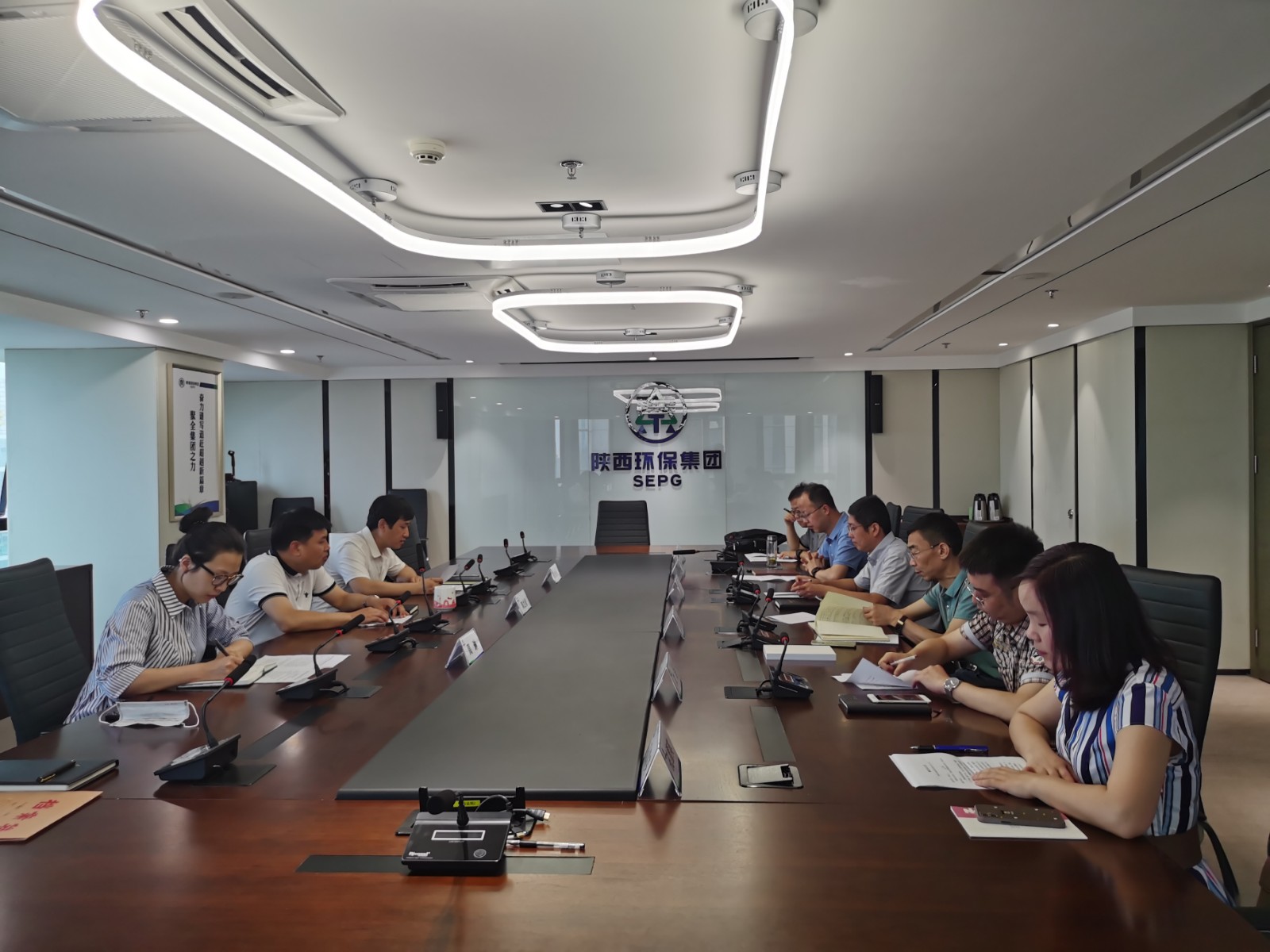 bte365集团纪委组织6名新任职向导干部加入廉政考试及廉政谈话