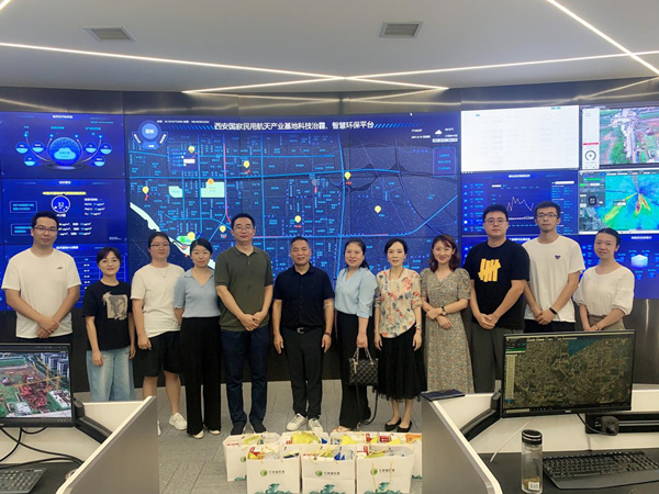 bte365集团开展“送清凉”活动 关爱一线职工