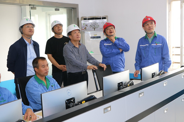 顾峰到三秦环保股份公司下属省危废处置惩罚中心检查指导事情