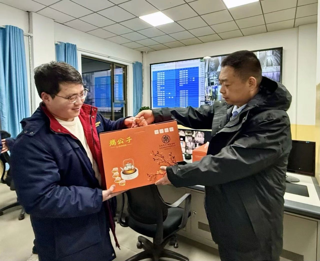 眷注一线，，，，情暖严冬｜水情形公司工会开展2024年“冬送温暖”慰问活动